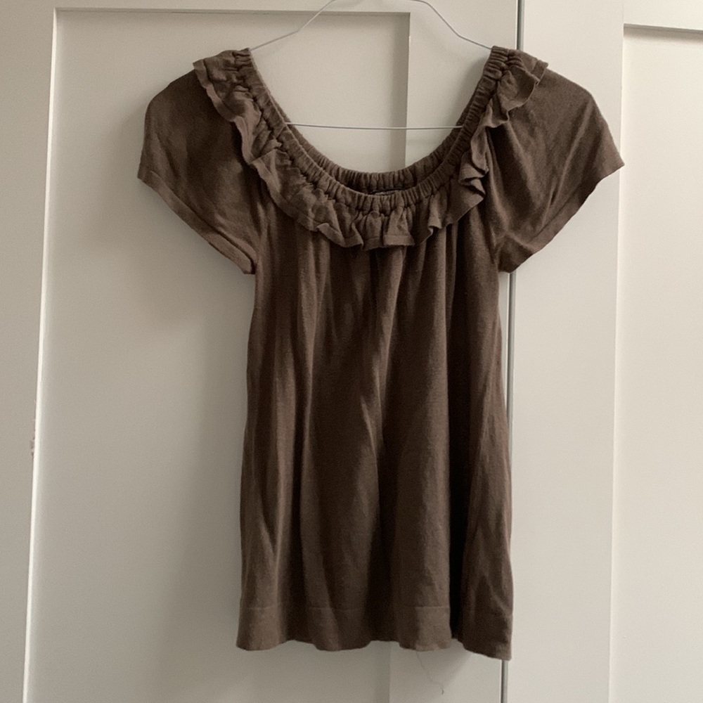 Banana republic factory brown ruffle short sleeve - Picture 2 of 8